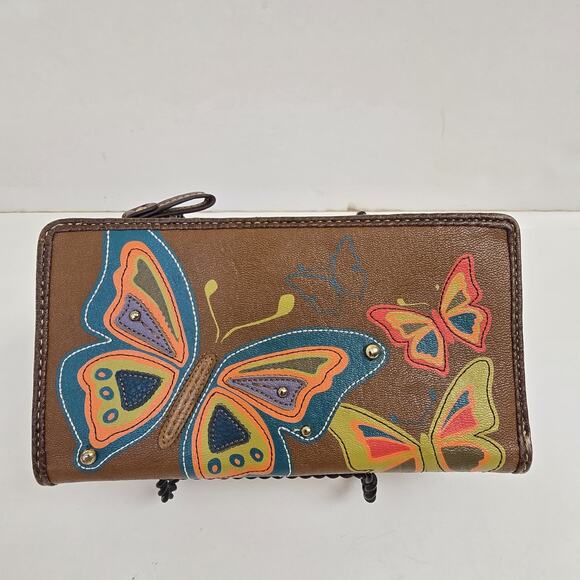 Relic Womens Wallet Butterfly Trifold Faux Leather Credit Card ID Cash Snap Boho - Picture 1 of 11